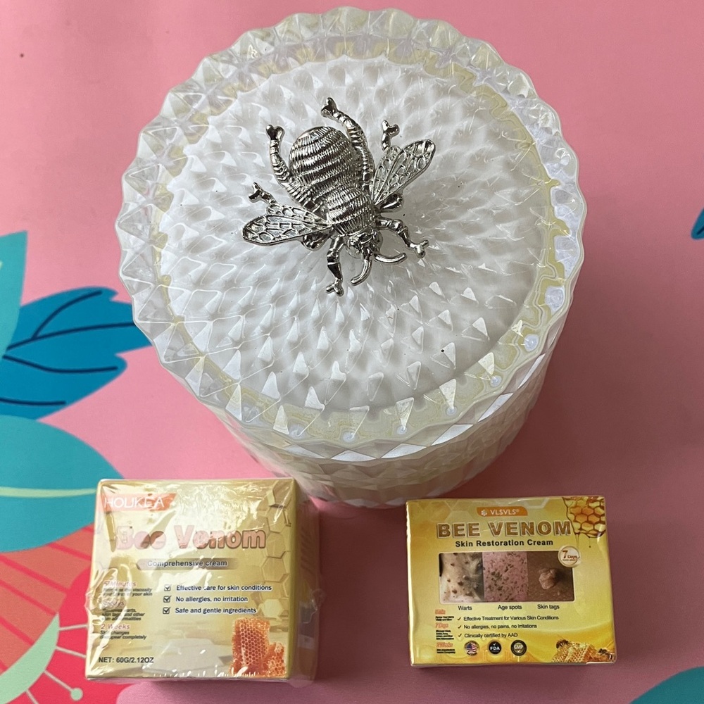 Candle with bee decor(white)Holikea Bee Venom